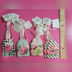 Anna Griffin Floral Gift Tag Set with Ribbon.  Set Of 20. (0246)